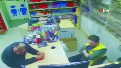 Akaryakıt istasyonunu soyup soğana çevirdi