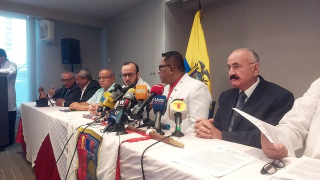 DIRIGENTES DE LOS PROFESIONALES DE LA SALUD EXIGEN PROTECCIÓN Y DIGNIDAD AL ESTADO ECUATORIANO