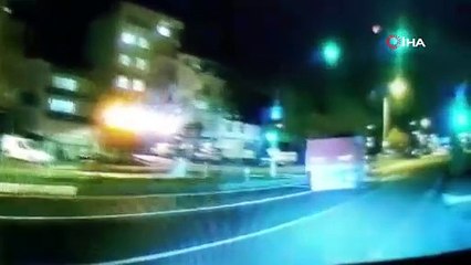 Anne kıza kamyonetin çarpma anı araç kamerasında