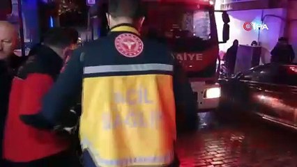 Bina dumanla doldu yaşlı vatandaş taşınarak çıkartıldı