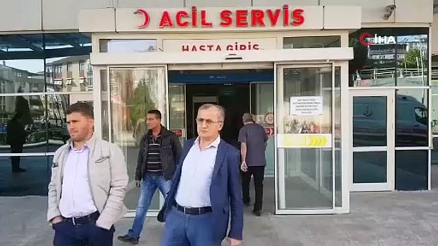 Hayvanlarını otlatırken ayı saldırdı. Ölümden döndüler