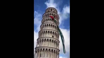 İtalya'nın en turistik yerine dev Filistin bayrağı astılar