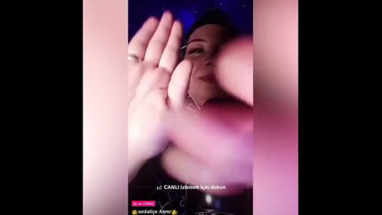 TikTok yine bildiğiniz gibi... Bir kadın ağzından farklı sesler çıkararak telefonu okşayıp ASMR yayın yaptı