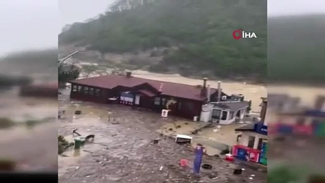Şile’de dere taştı, yollar su altında kaldı