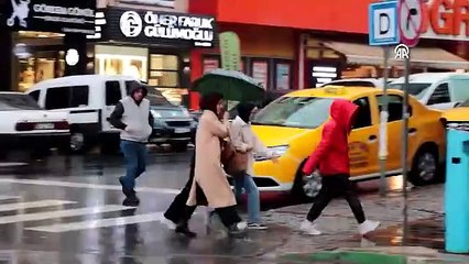 Trakya güne sağanakla başladı