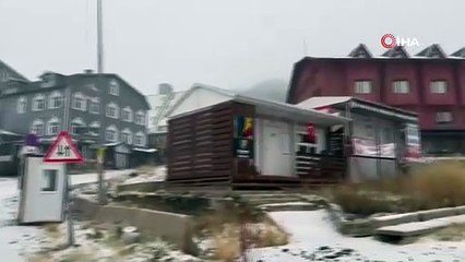 Uludağ'da kar kalınlığı 5 santimetreyi aştı