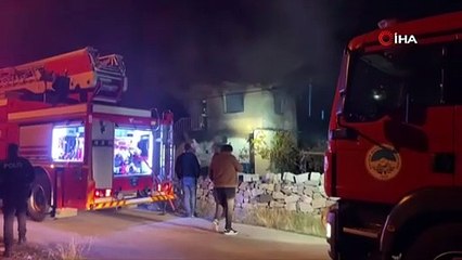 2 katlı müstakil ev yangında kül oldu