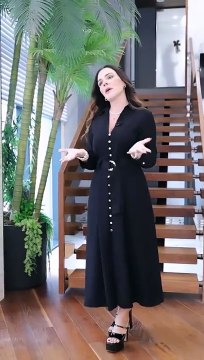 Güzellik merkezi sahipleri içeri girerken Buket Aydın güzellik merkezi açtı