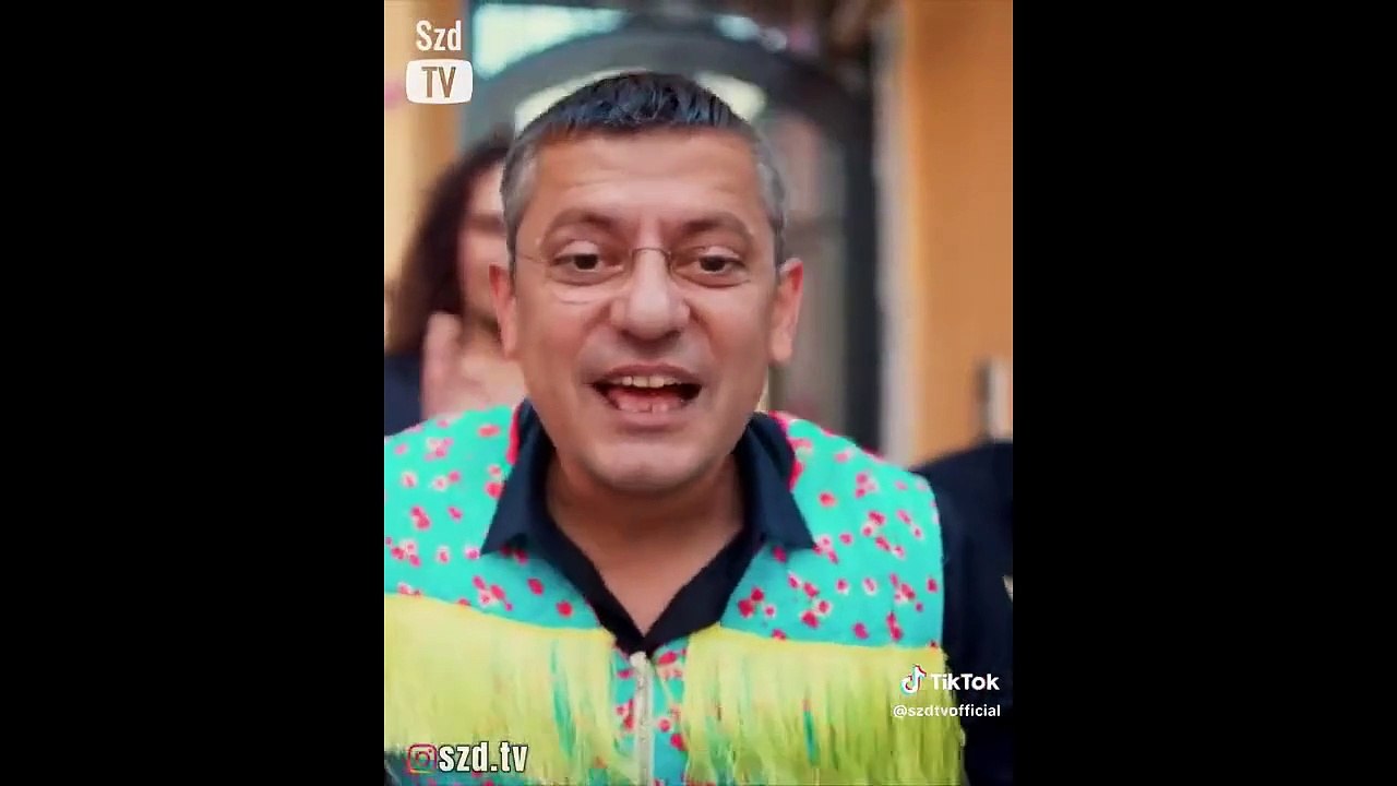 Özgür Özel yapay zeka ile çiftetelli oynadı