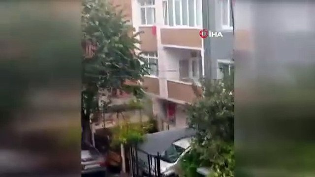Küçükçekmece’de fırtınadan dolayı duvar çöktü