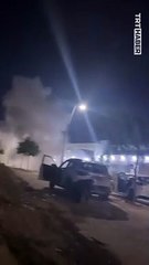 Gazze'den atılan roket gazetecilerin dibinde patladı. İşte saldırı anı