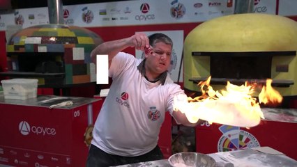 NO COMMENT: El pizzero Gabrielli gana el Campeonato Mundial de Pizza de Argentina