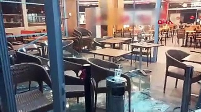 İsrail'i protesto eden bir vatandaş Esenyurt’ta Burger King'e saldırdı. Camları balyozla kırdı