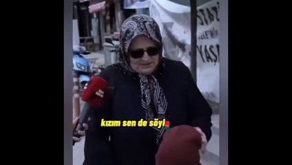 Küçük kızın "Atatürk'ü seviyorum" cevabı verdiği video yeniden gündem oldu