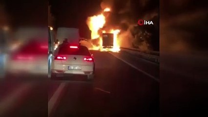 Tır cayır cayır yandı o anlar kamerada