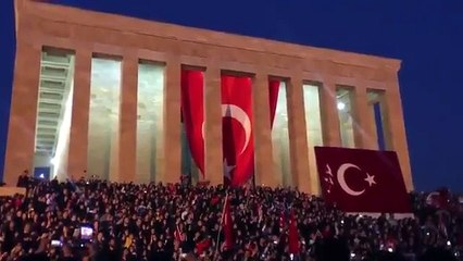 Anıtkabir'de binler tek bir ağızdan Andımız'ı okudu