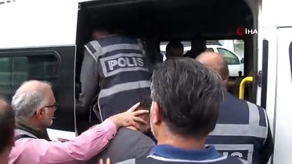 Kuyumcu soyguncuları 15 dakikada yakalandı