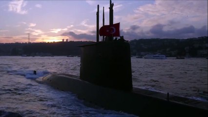 Denizaltılar İstanbul Boğazı'ndan böyle geçti. İşte muhteşem görüntüler