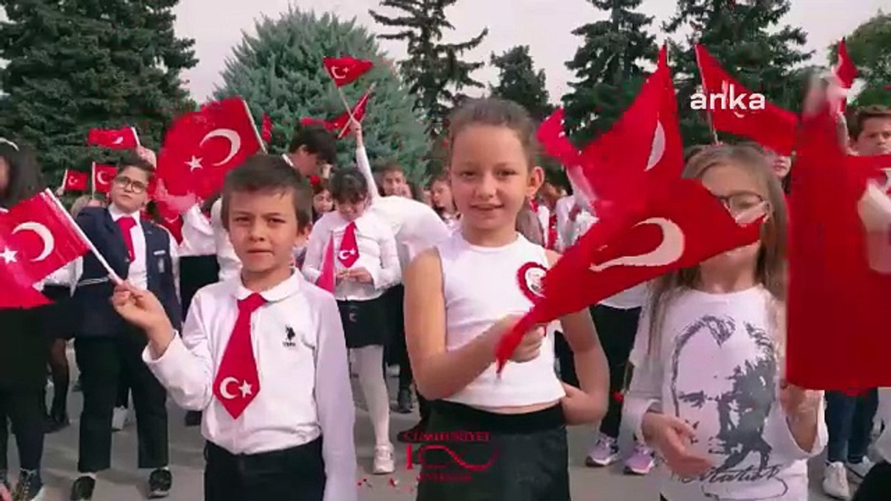 Müzik öğretmeninden 'Cumhuriyet 100' yaşında marşı
