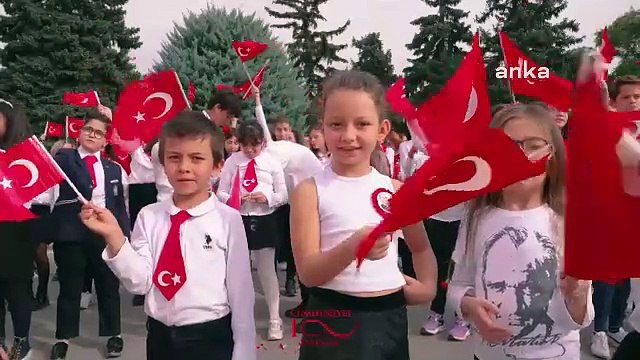 Müzik öğretmeninden 'Cumhuriyet 100' yaşında marşı