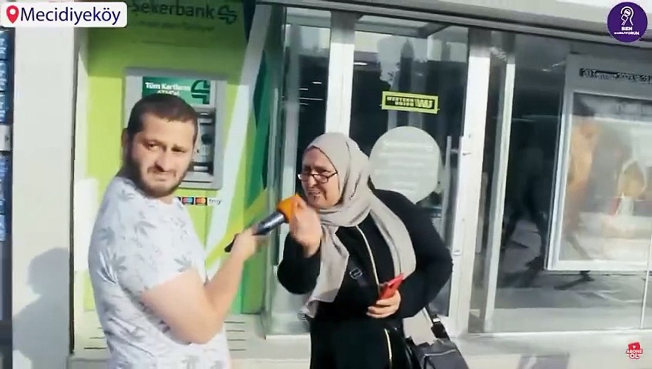 Sokak röportajında tesettürlü bir kadın, açık giyinen kadınlara ateş püskürüp hakaret etti: Kocamı tahrik ediyor