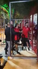 Pendikspor taraftarının tutuklandığını gören futbolcular polisle tartıştı: Fenerbahçe taraftarına yapabilir misiniz?