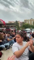 Asansör faciasında hayatını kaybeden kız öğrenci için arkadaşları oturma eylemi yaptı