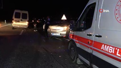 Minibüs otomobile arkadan çarptı: 5 yaralı