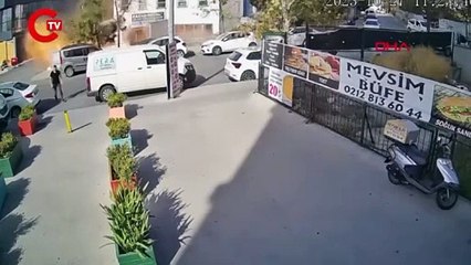 Bağcılar'da işyerinde patlama: 5 yaralı