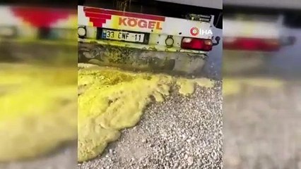 Asit taşıyan tırda sızıntı meydana geldi