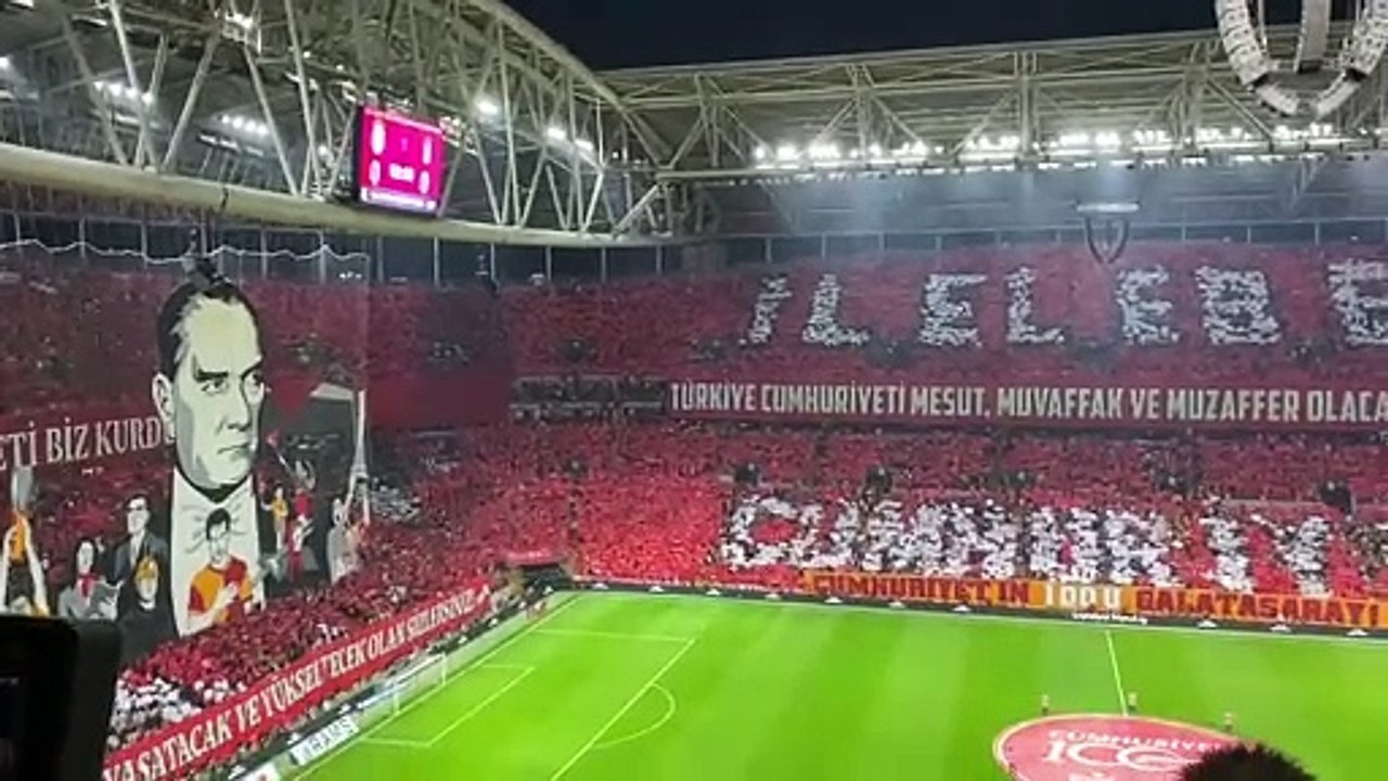 Galatasaray - Beşiktaş maçında neler oldu neler. İşte dev derbinin müthiş fotoğrafları