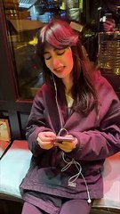 Take a picture beautiful lady #streetphotography #streetstylephotography