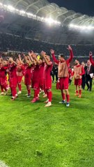 Konya'da tarihi geceden muhteşem fotoğraflar. Montella oyuncularıyla sarmaş dolaş oldu. Tribünlere 3'lü çektirdi