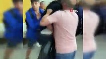 Metroda tartıştığı kadına yumruk atan adama vatandaşlardan meydan dayağı