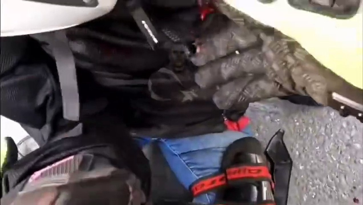 İstanbul'da emniyet şeridinde yaşanan kazada "Kim haklı?" tartışması sosyal medyada gündem oldu