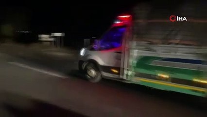 Yolun karşısına geçmeye çalışan adama çarpıp kaçtı