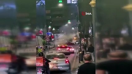 Taksi cadde ortasında alev alev yandı