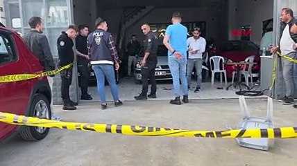 Kaskıyla geldi, oto galeride kurşun yağdırıp gitti! O anlar kamerada…