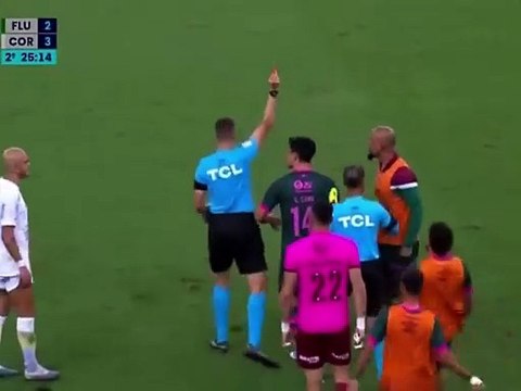 Felipe Melo çıldırdı! Hakemin üzerine yürüdü, arkadaşları zor ayırdı