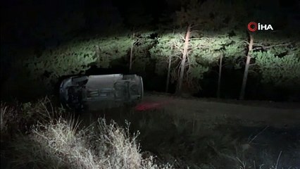 Hafif ticari araç şarampole uçtu: 3 yaralı