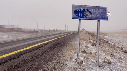 Ardahan'da kar yağışı! Yüksek kesimler beyaza büründü