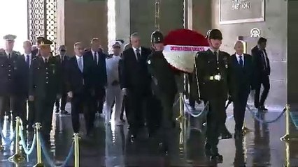 Avusturya Başbakanı Karl Nehammer, Anıtkabir'i ziyaret etti