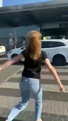 İsraillilerin akın ettiği havalimanında siren sesleri. Panik anları kameraya anbean yansıdı