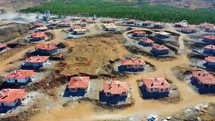 Türkoğlu'nda köy tipi afet konutları teslimata hazır