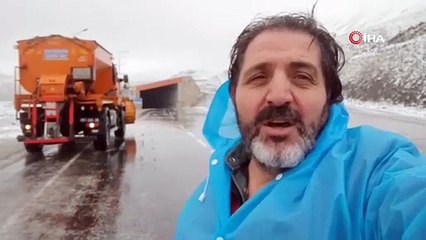 Bahçesaray beyaza büründü! Kar kalınlığı 10 santimetreye ulaştı
