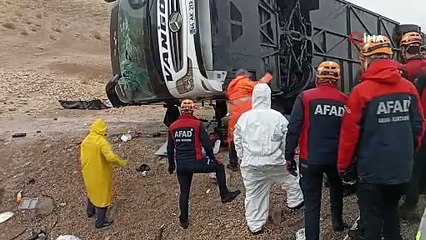 Sivas’ta yolcu otobüsü devrildi. Valilik’ten açıklama: 7 ölü 40 yaralı