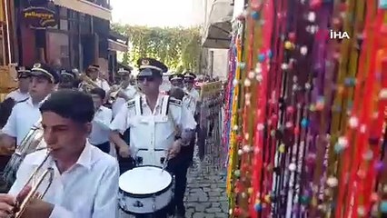 Safran Festivali kortejle başladı