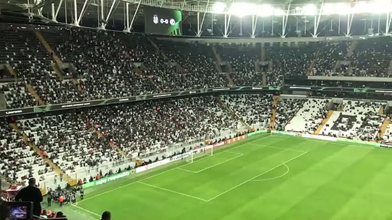 İnönü Stadı yönetim istifa diye yıkılıyor