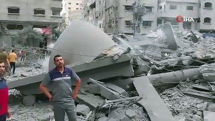 İsrail 6 camiyi bombaladı