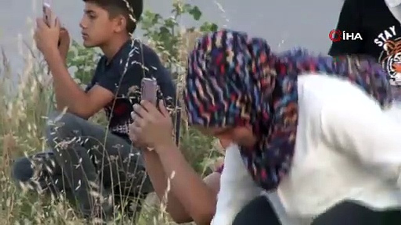 Bir yıl önce aldıkları evlerinin yıkımını gözyaşları içinde izlediler